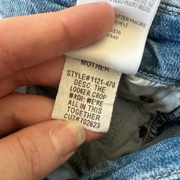 MOTHER Denim The Looker Crop in “We’re All in This Together” - Size 27 - Picture 5 of 10
